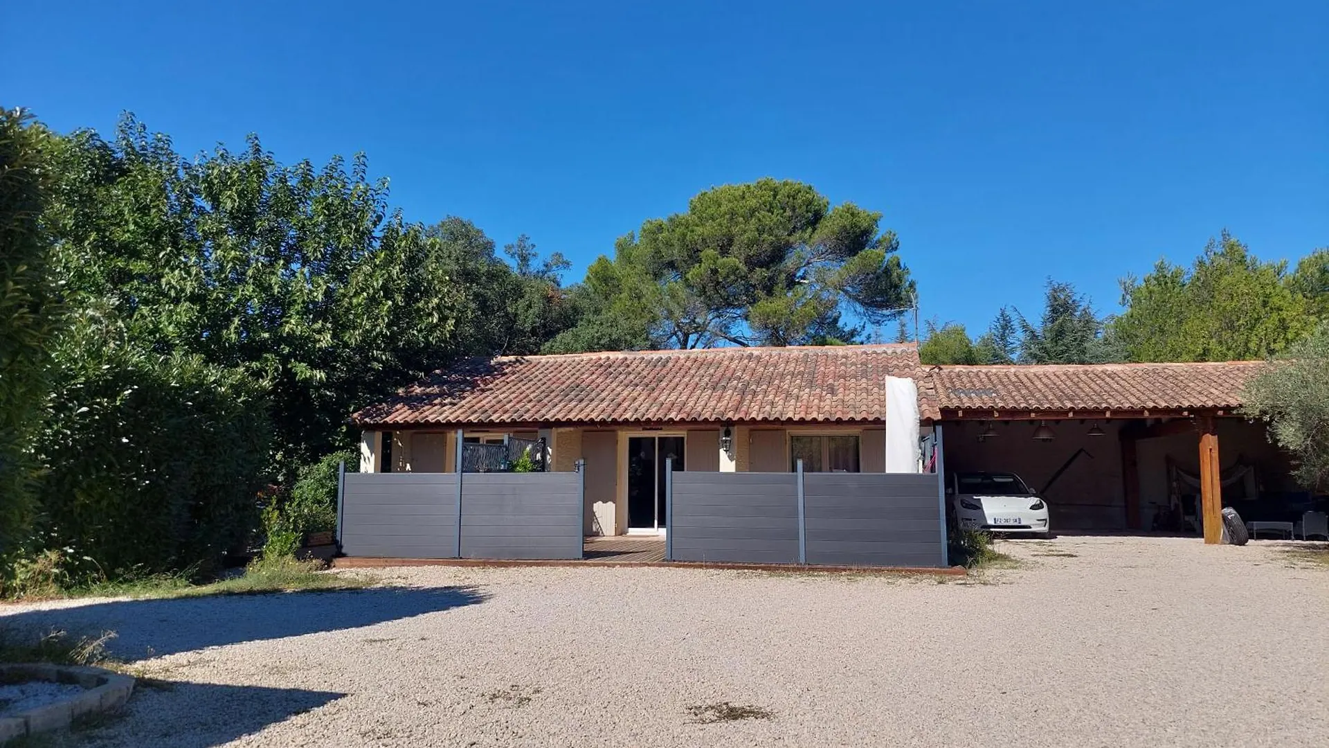 Maisonnette Le Murier Lauris France
