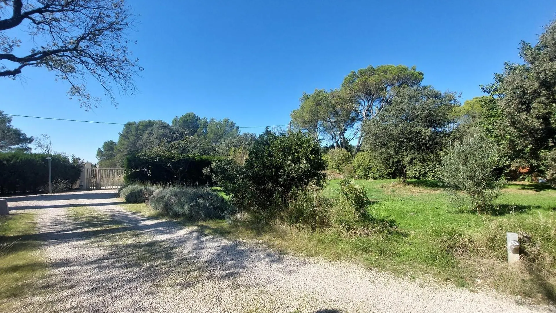 Maisonnette Le Murier Lauris 0*,  France